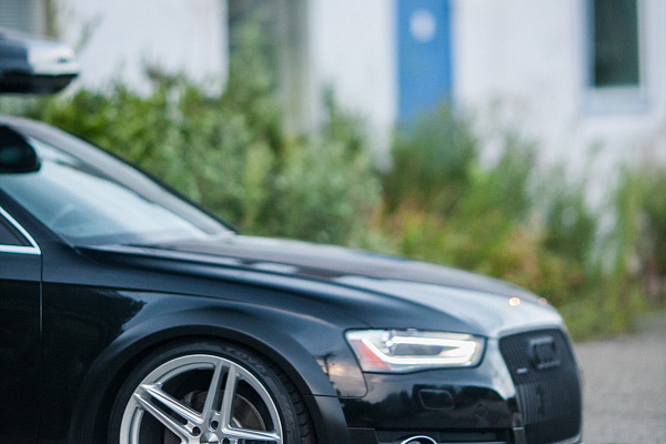Фото дисков Vossen VFS-5 Серебро на Audi A/S/RS 4 (B8)