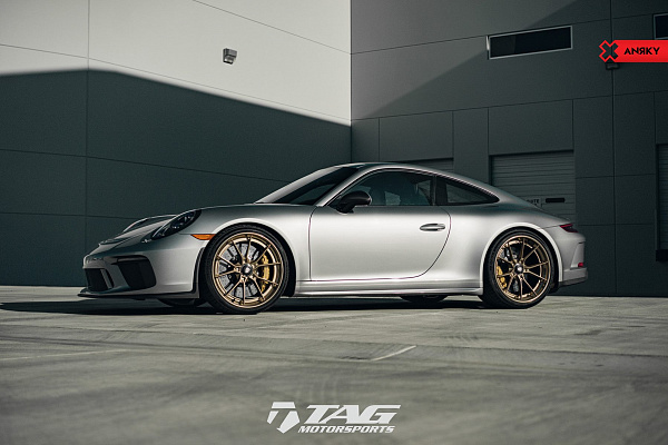 Фото дисков Anrky AN32 Сатиновое темное золото на Porsche 911 VII