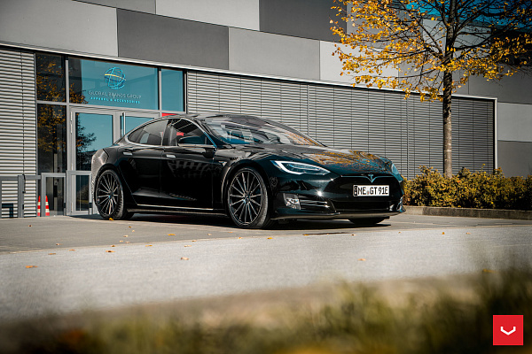 Фото дисков Vossen VFS-2 Глянцевый темный лак на Tesla Model S