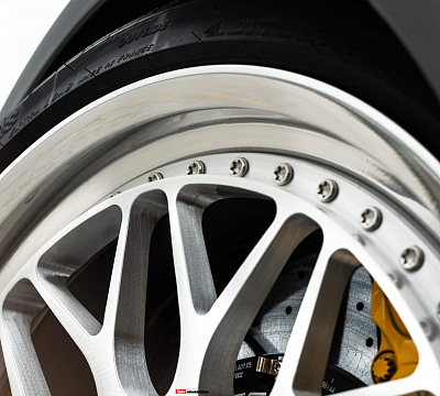 Фото дисков HRE 300 на Porsche 911 VII