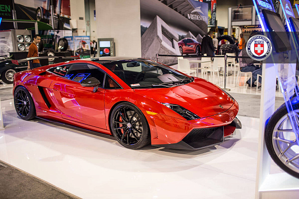 Фото дисков HRE P104 Черный глянец на Lamborghini Gallardo