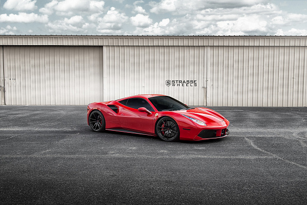 Фото дисков Strasse Wheels SV1 Deep Concave Monoblock Черный глянец на Ferrari 488