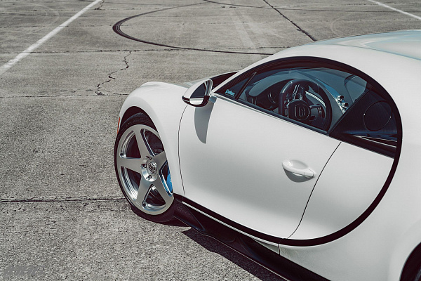 Фото дисков 1886 Wheels S005 Сатиновый лак на Bugatti Chiron