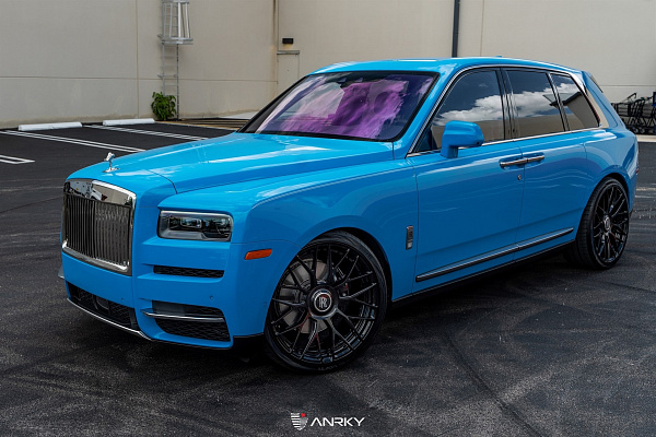 Фото дисков Anrky AN20 Черный глянец на Rolls-Royce Cullinan