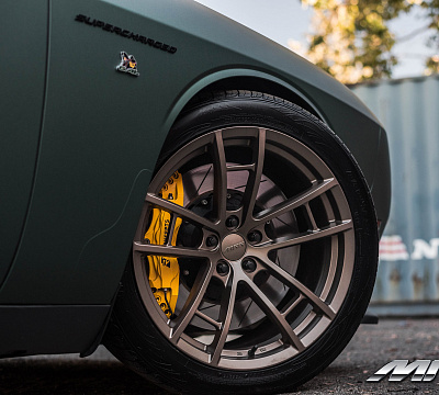 Фото дисков MRR M392 на Dodge Challenger III