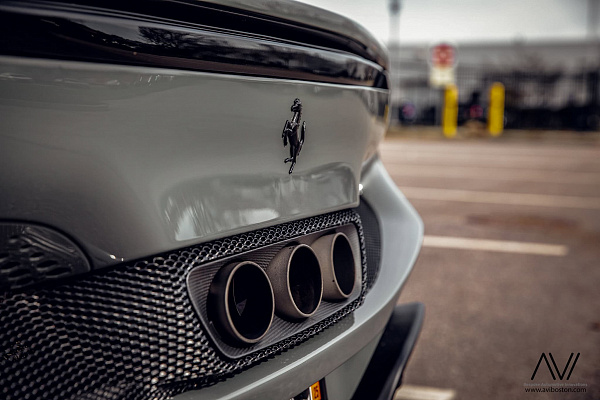 Фото дисков Brixton Forged TR05 Сатиновая бронза на Ferrari 296