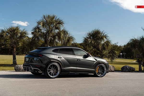Фото дисков Anrky AN33 Сатиновый темный лак на Lamborghini Urus