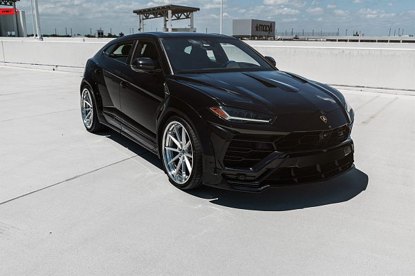 Фото дисков Anrky AN38 Глянцевый лак на Lamborghini Urus