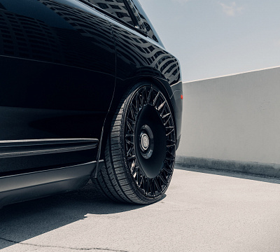 Фото дисков Vossen S17-18 на Rolls-Royce Cullinan