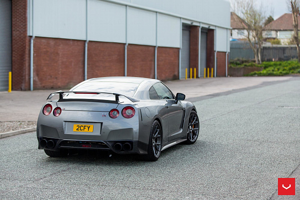Фото дисков Vossen VFS-6 Глянцевый графит на Nissan GT-R