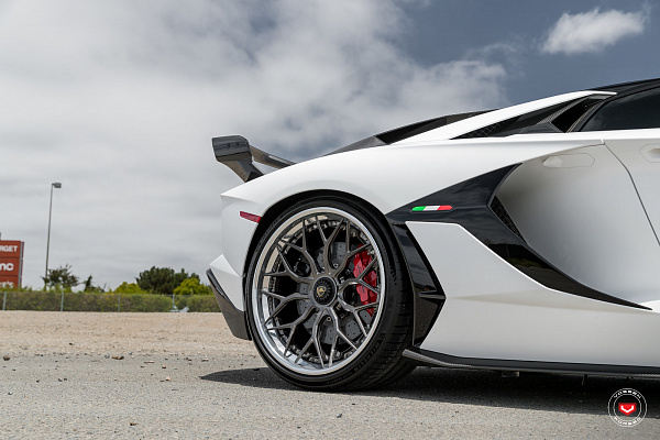Фото дисков Vossen S17-01 (3-Piece) Глянцевый темный лак на Lamborghini Aventador