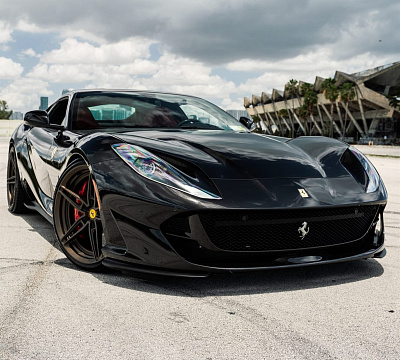 Фото дисков Anrky AN27 на Ferrari 812