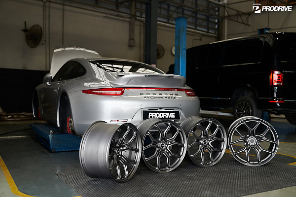 Фото дисков Brixton Forged CM5-R Глянцевый темный лак на Porsche 911 VII