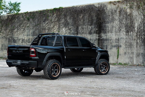 Фото дисков Anrky AN36-S Черный сатин на Ram 1500 V