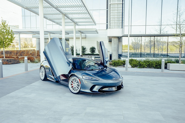 Фото дисков Strasse Wheels SV10M Deep Concave FS Глянцевый лак на McLaren 650S