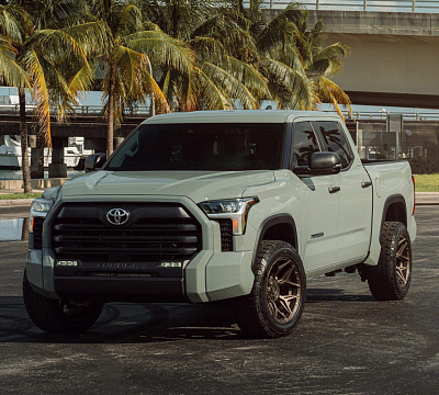 Фото дисков 4PLAY 4P83 на Toyota Tundra III