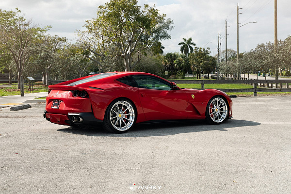 Фото дисков Anrky AN28 Полированный лак на Ferrari 812