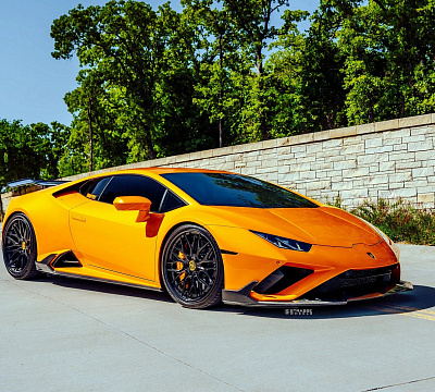 Фото дисков Strasse Wheels SV10M Deep Concave FS на Lamborghini Huracan