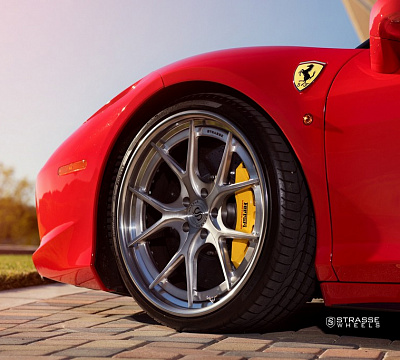Фото дисков Strasse Wheels SM5R Deep Concave FS на Ferrari 458