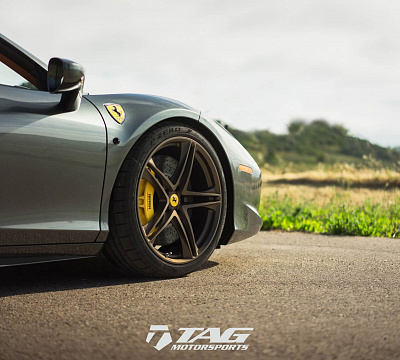 Фото дисков HRE P207 на Ferrari 458