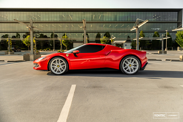 Фото дисков NOVITEC NF11 Белый глянец на Ferrari 296