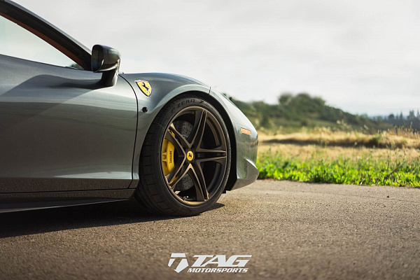 Фото дисков HRE P207 Черный сатин на Ferrari 458
