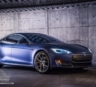 Фото дисков HRE P101 на Tesla Model S