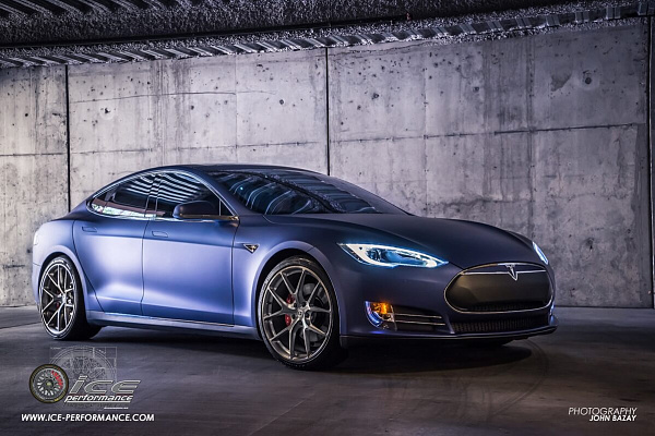 Фото дисков HRE P101 Глянцевый темный лак на Tesla Model S