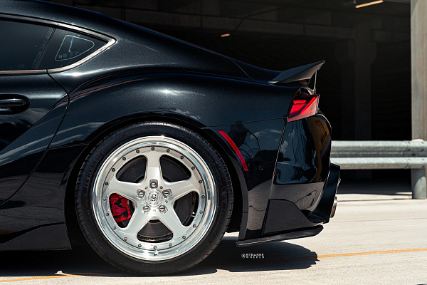 Фото дисков Strasse Wheels S5 Track Глянцевый лак на Toyota Supra A90