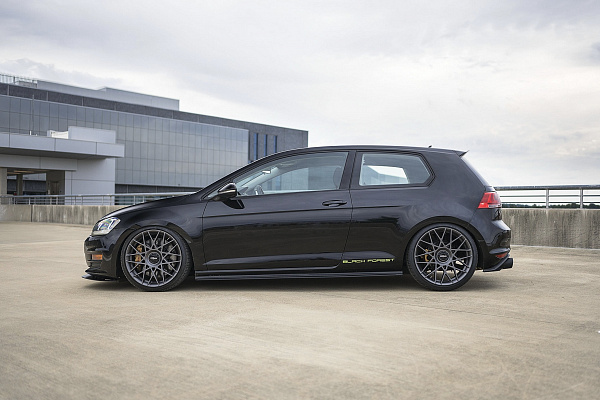 Фото дисков Rotiform BLQ Сатиновый графит на Volkswagen Golf VII