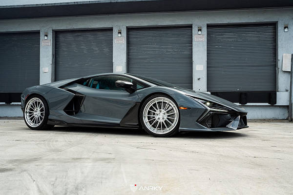 Фото дисков Anrky AN39 Полированный лак на Lamborghini Revuelto