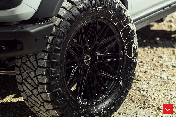 Фото дисков Vossen HF6-5 Черный сатин на Ford Bronco