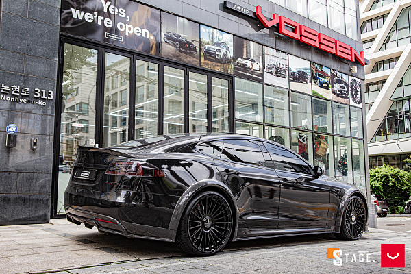Фото дисков Vossen HF-8 Черный глянец на Tesla Model S