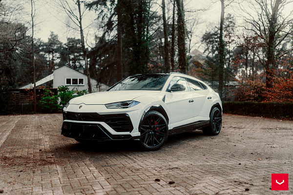Фото дисков Vossen HF-7 Черный глянец на Lamborghini Urus