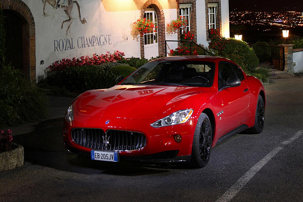 Фото дисков Maserati TRIDENT Черный глянец на Maserati GranTurismo I
