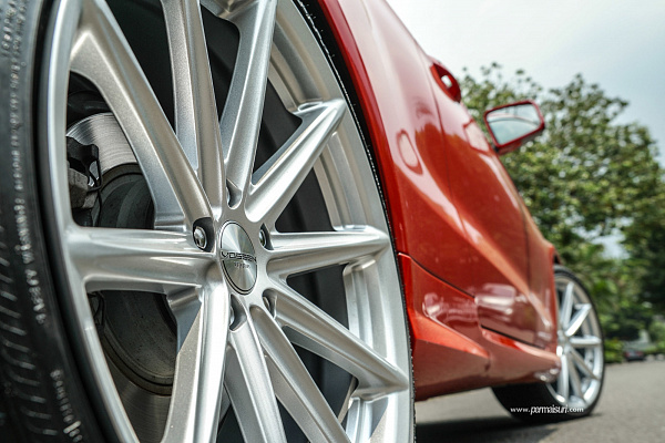 Фото дисков Vossen VFS-10 Серебро на Mercedes-Benz E-Class (W212, S212, C207)