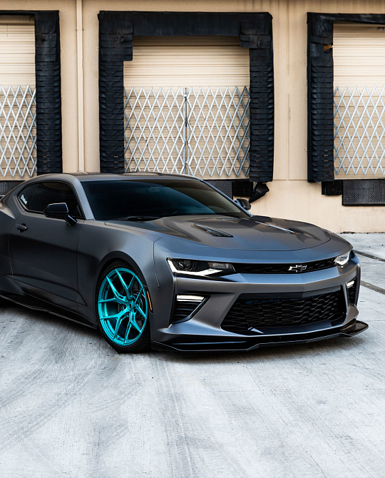 Фото дисков S21-01 Другой цвет на Chevrolet Camaro VI