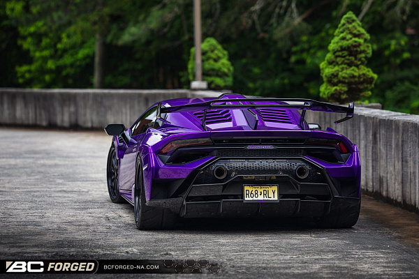 Фото дисков BC Forged TD01 Черный глянец на Lamborghini Huracan