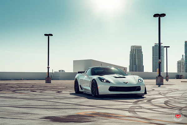 Фото дисков Vossen EVO-4R Сатиновый графит на Chevrolet Corvette C7