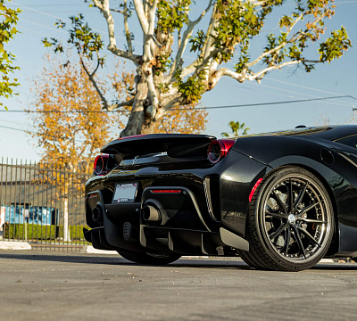 Фото дисков HRE S104SC на Ferrari 488