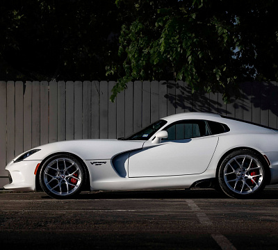 Фото дисков HRE R161 Lightweight на Dodge Viper