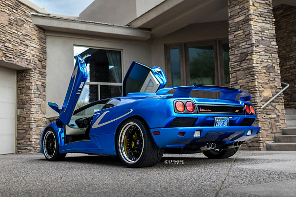 Фото дисков Strasse Wheels S5 Performance Черный глянец на Lamborghini Diablo