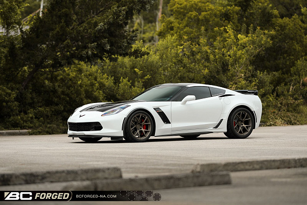 Фото дисков BC Forged RZ05 Сатиновая бронза на Chevrolet Corvette C7