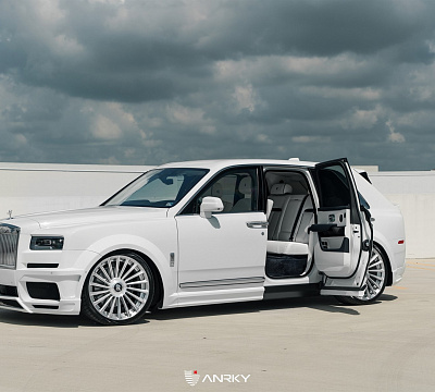 Фото дисков Anrky RF-282 на Rolls-Royce Cullinan