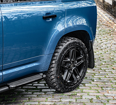 Фото дисков Kahn G06 на Land Rover Defender II