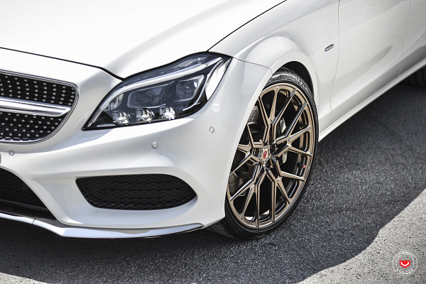 Фото дисков Vossen M-X3 Глянцевая шампань на Mercedes-Benz CLS (C218)