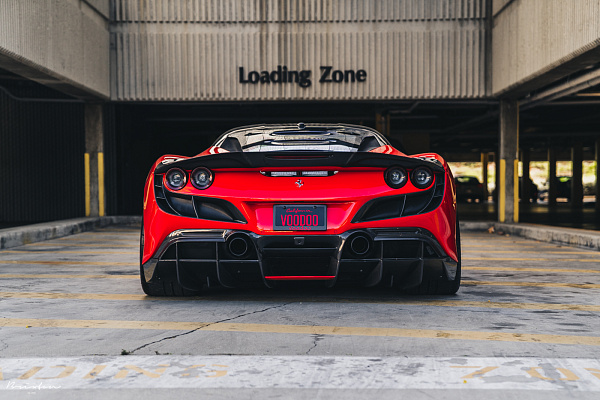 Фото дисков Brixton Forged R11-R Глянцевое золото на Ferrari F8