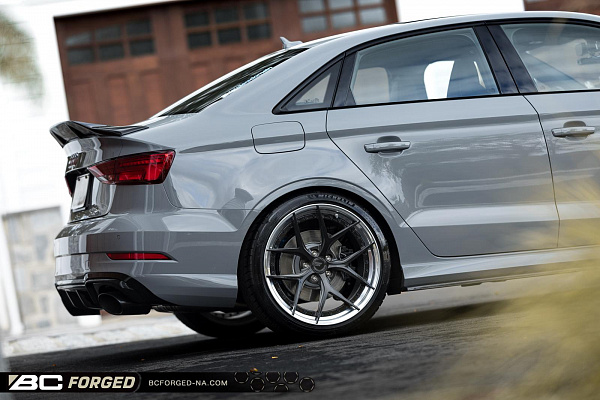Фото дисков BC Forged HCS21 Глянцевый темный лак на Audi A/S/RS 3 (8V)