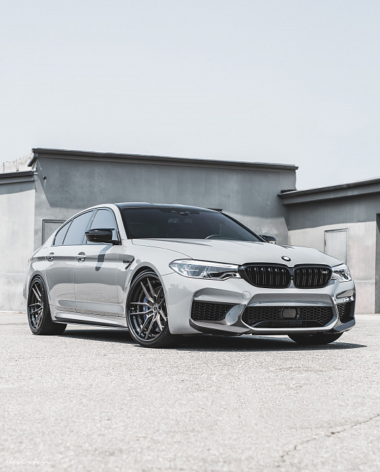 Фото дисков VL1 Сатиновый темный лак на BMW 5/M5 (G30/F90)