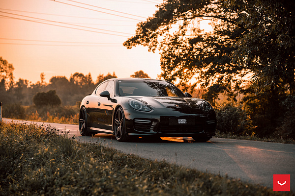 Фото дисков Vossen HF-1 Алмазная проточка на Porsche Panamera I